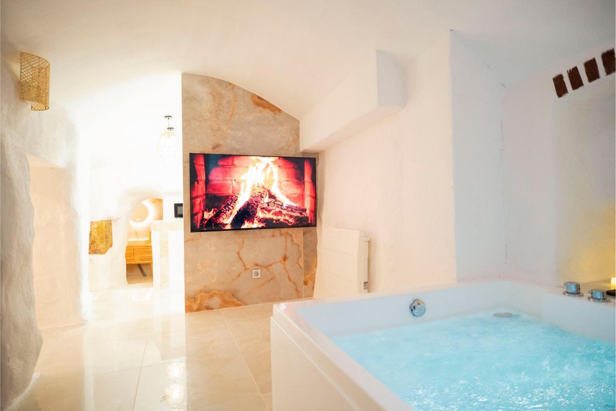 Le Temple D'Aphrodite, Appartement Avec Spa 비엔 외부 사진