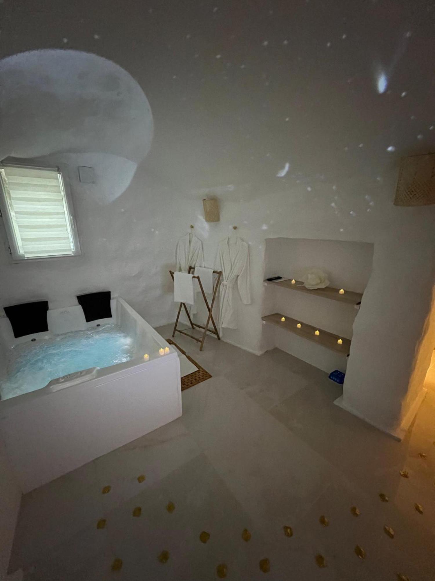Le Temple D'Aphrodite, Appartement Avec Spa 비엔 외부 사진